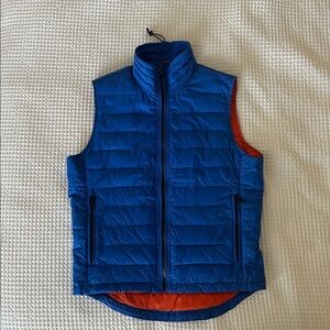 Men’s Banana Republic Blue Quilted Puffer Vest with Orange Lining, NWOT, Medium
